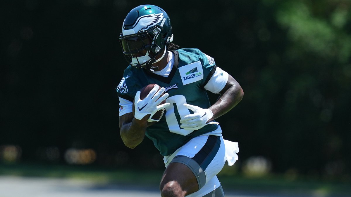 Decoding the Eagles' Backfield: Swift's Load, Sirianni's Maddening Comments, and More