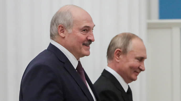 "Nuclear Weapons Offered to Union State Joiners, Lukashenko and Putin Claim"
