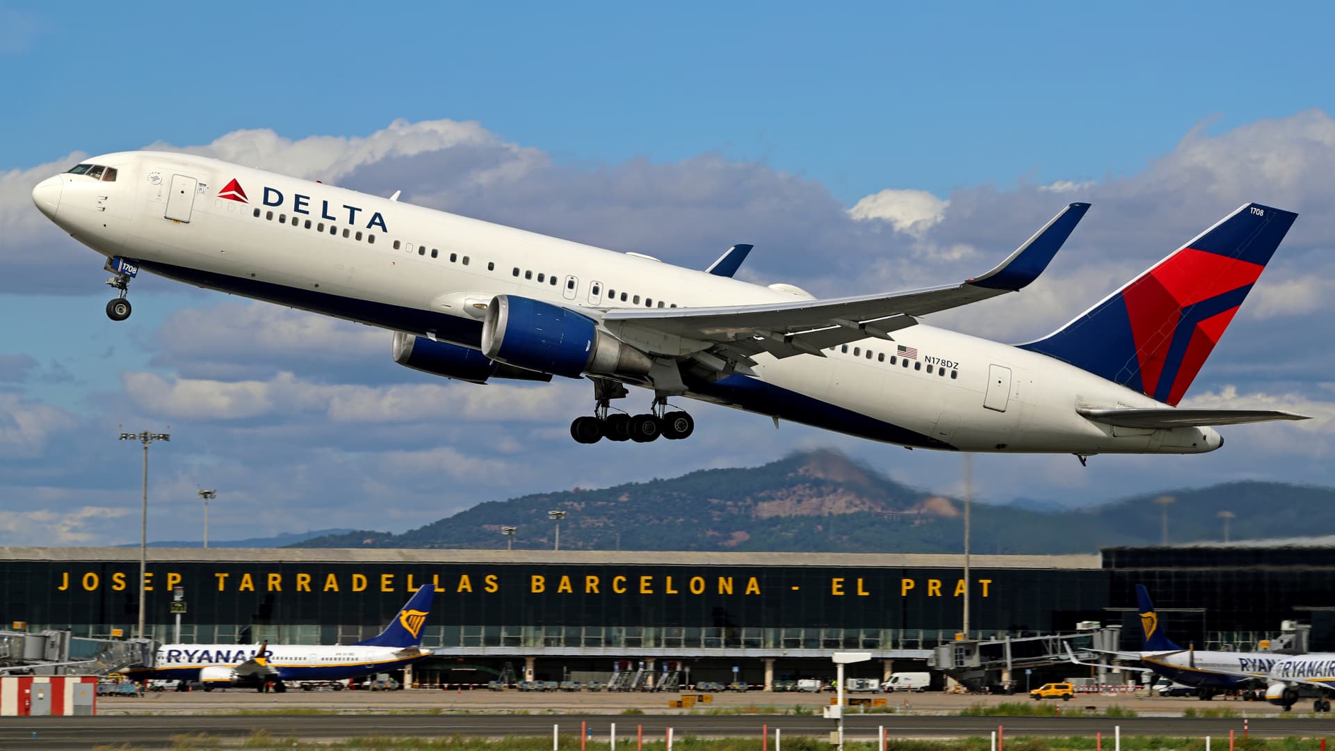 Featured image for Delta Reinstates 2025 Profit Outlook Amid Demand Rebound