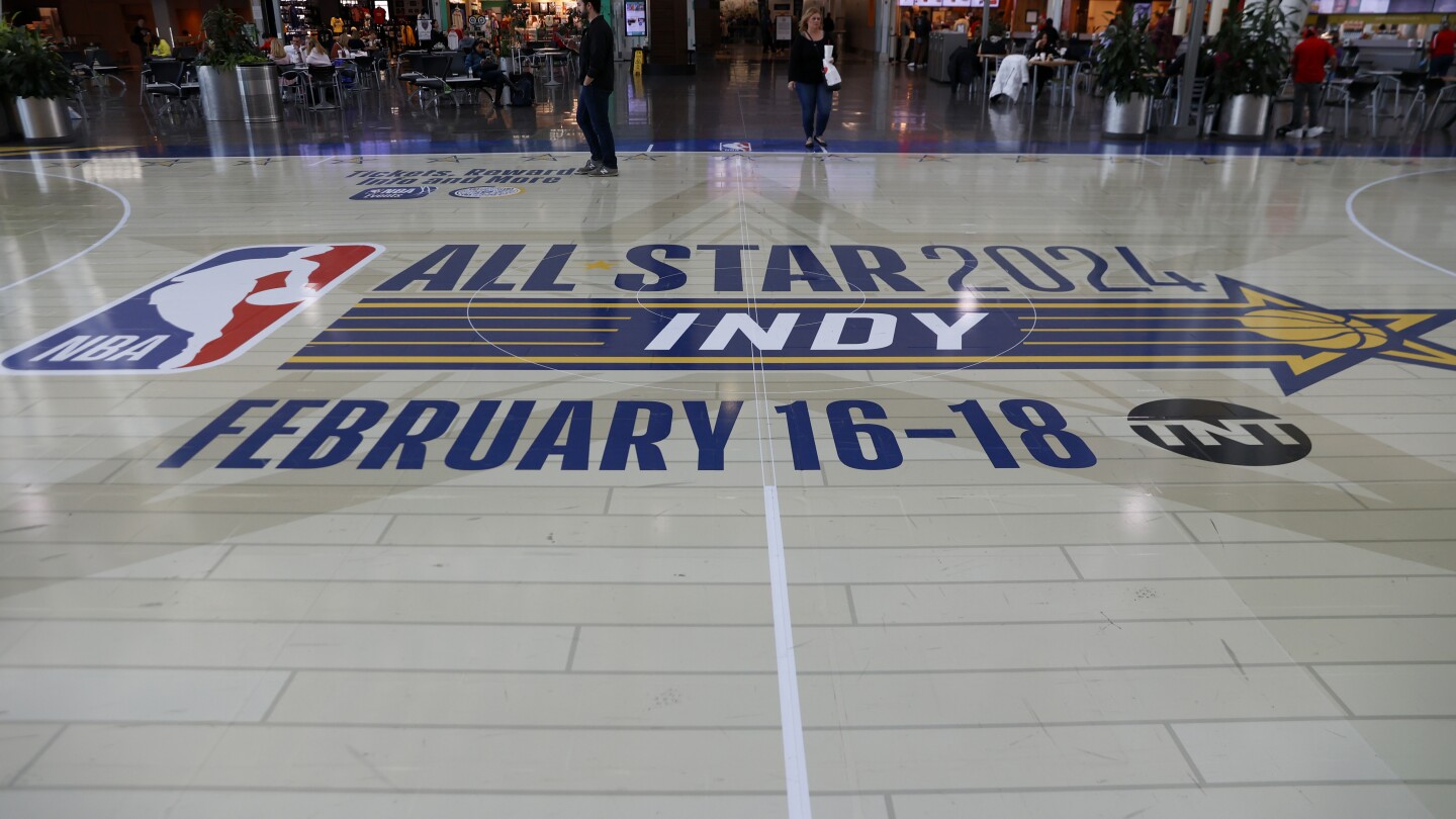 "NBA Unveils Cutting-Edge LED Glass Court for All-Star 2024 Weekend"