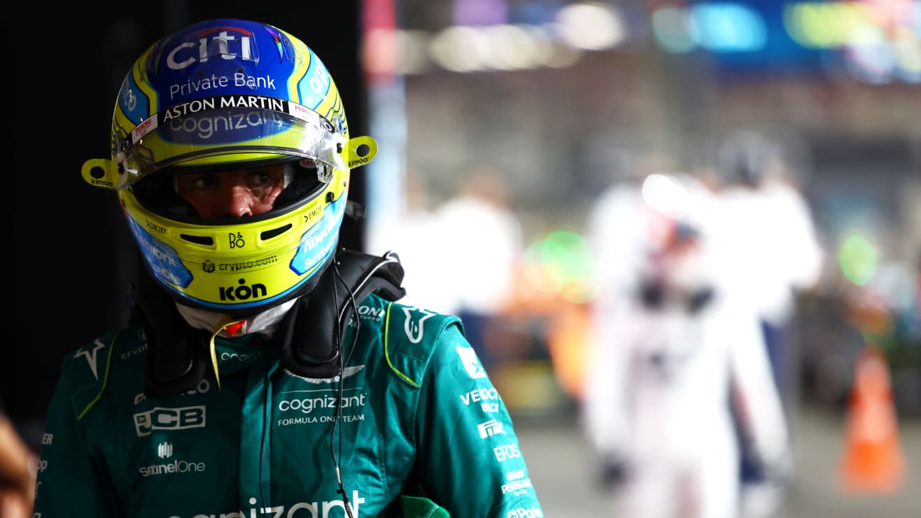 Verstappen Dominates Abu Dhabi GP Qualifying, Hamilton and Sainz Out Early