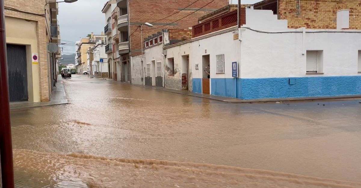 Featured image for Torrential Rain Forces Madrid Residents into Lockdown