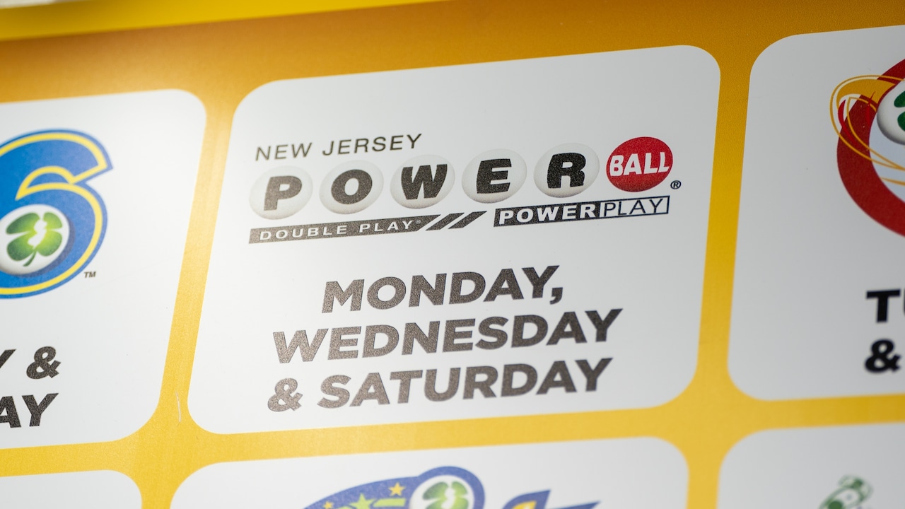 "Oregon Ticket Wins $1.33 Billion Powerball Jackpot After Delayed Drawing"