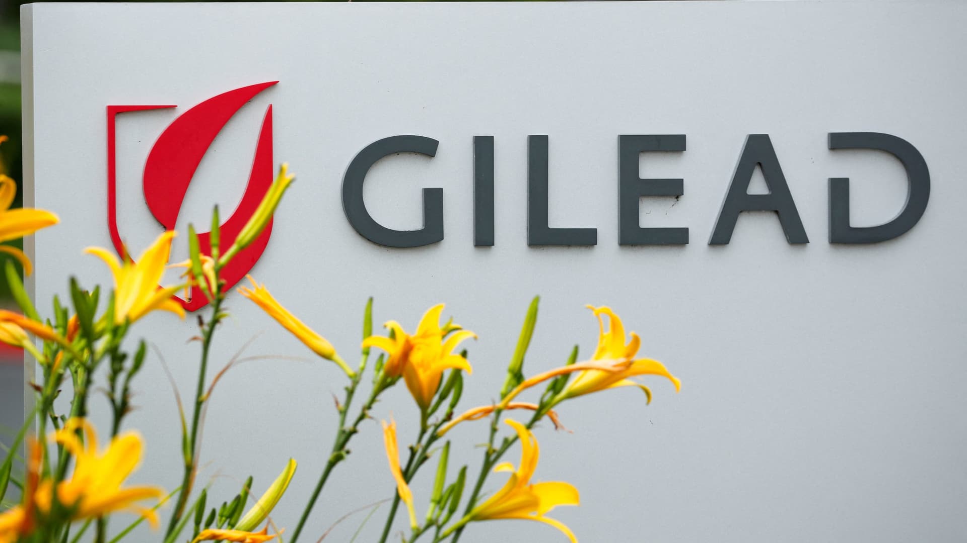 Jury rules in favor of Gilead Sciences in HIV prevention treatment patent case.