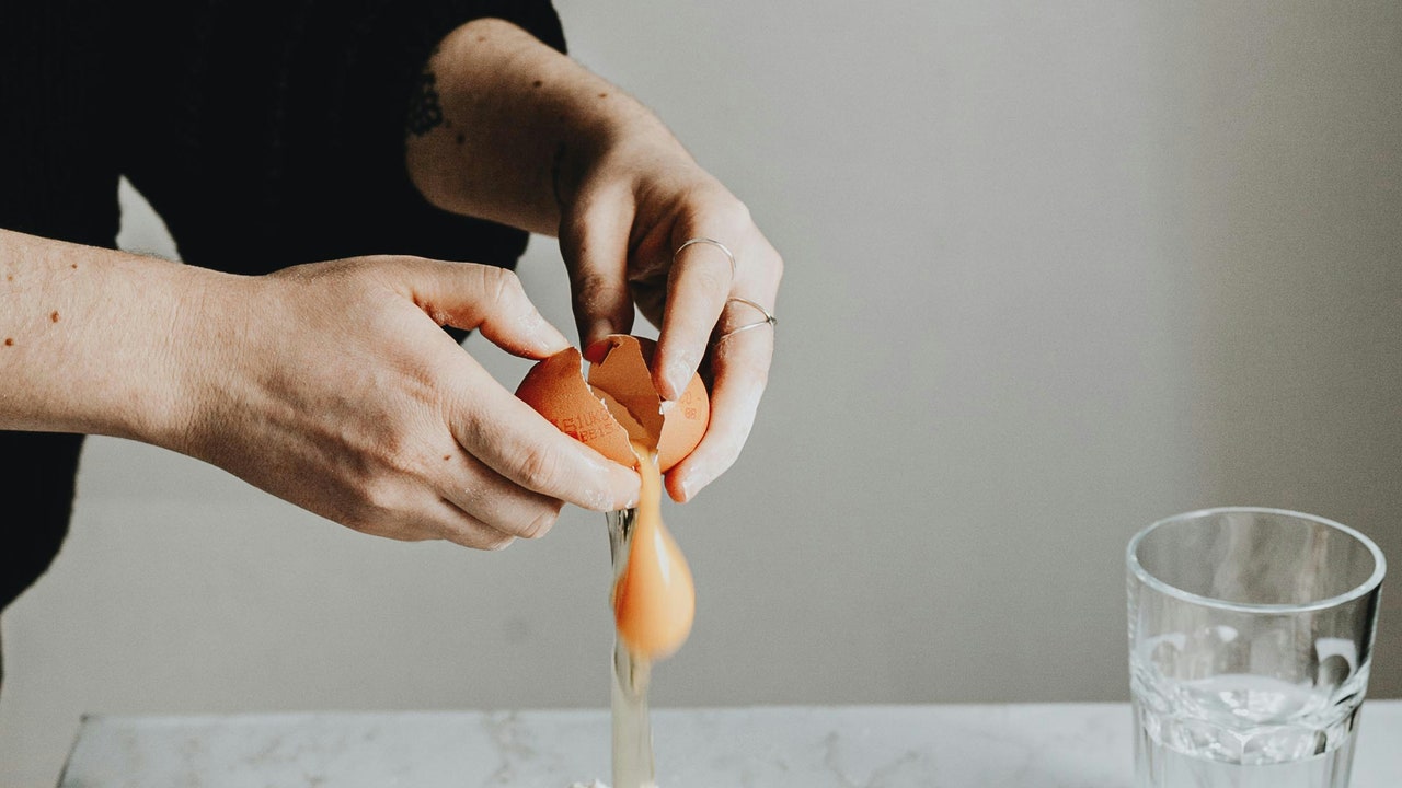 Featured image for "Expert-Recommended: The Top 3 Cooking Oils for Your Kitchen"