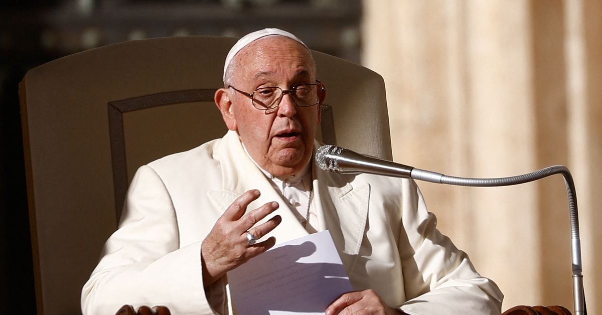 "Pope Urges Peace and Condemns Terrorism in Israel-Hamas Conflict"