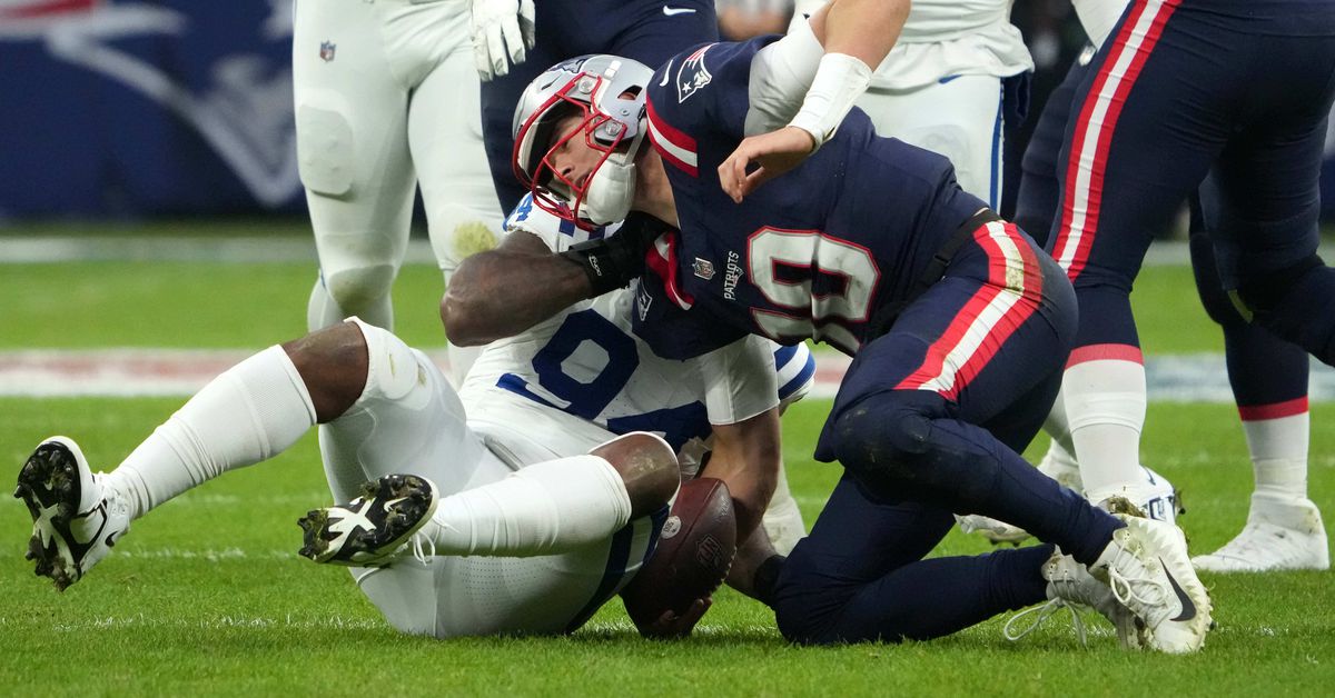 "Patriots' Mac Jones benched as Colts dominate in 10-6 loss"