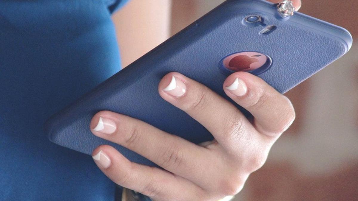 Featured image for The Hidden Health Risks of Phone Use on the Toilet