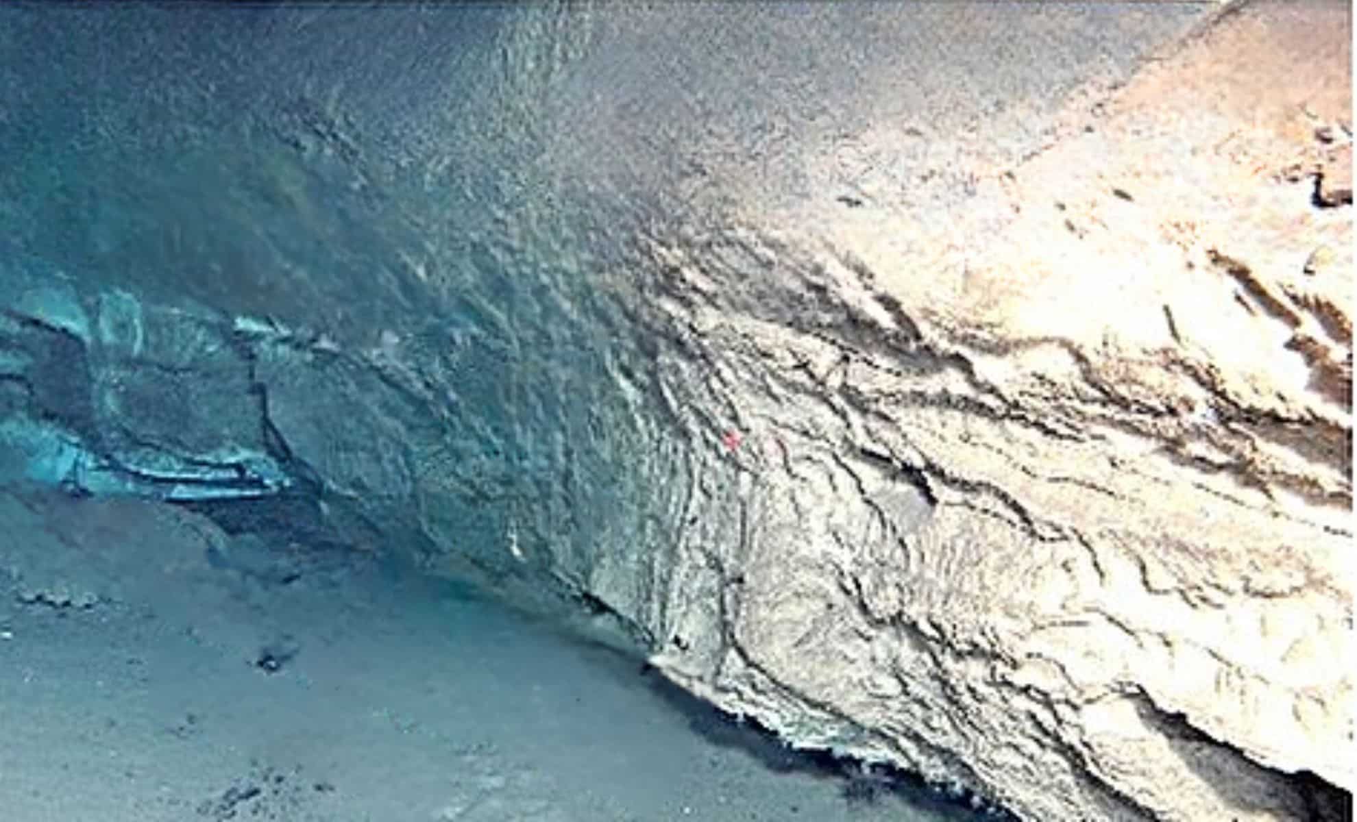 Featured image for Large Hydrogen-Rich Hydrothermal System Discovered Beneath the Pacific Ocean