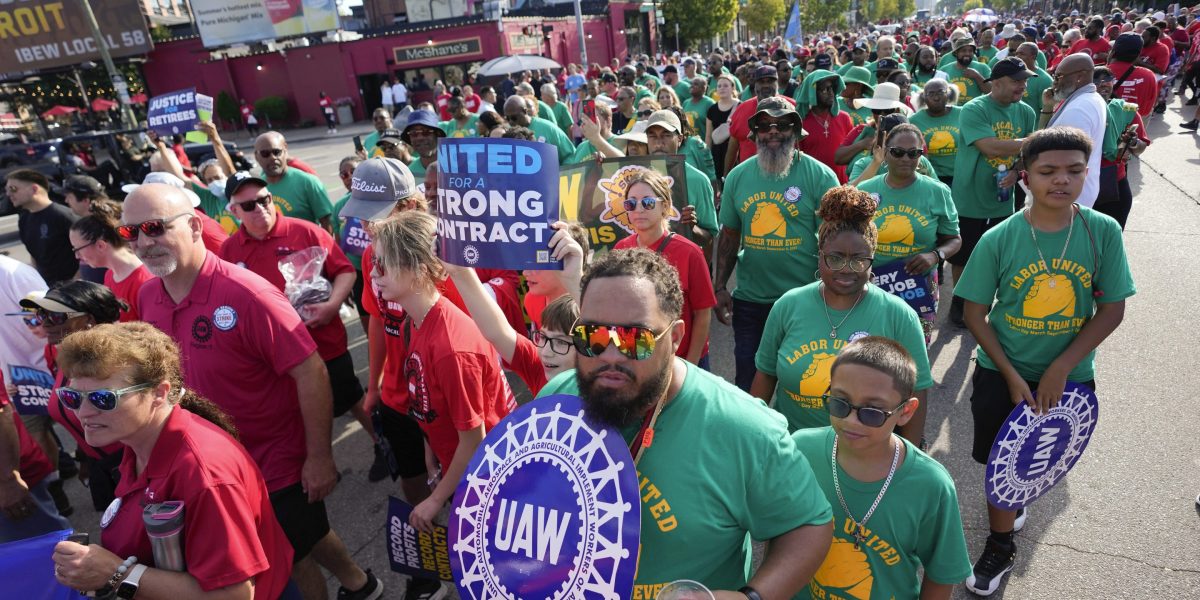 UAW Auto Workers Strike Threatens U.S. Auto Industry