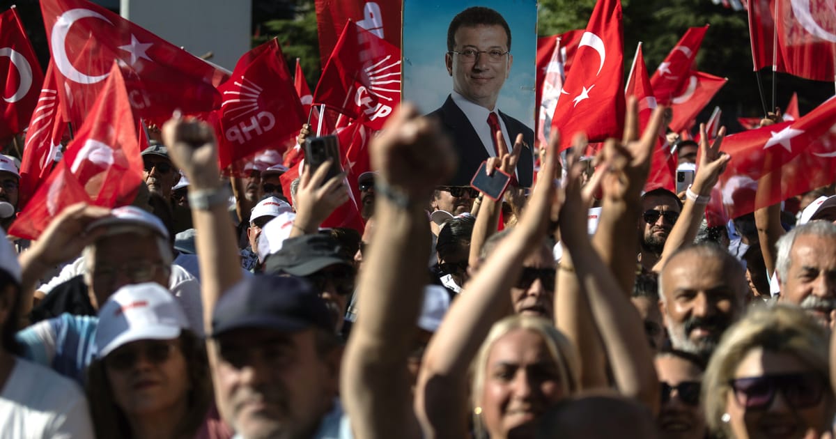 Featured image for Jailed Opponent of Erdoğan Leads in Polls, Vows to Win from Prison