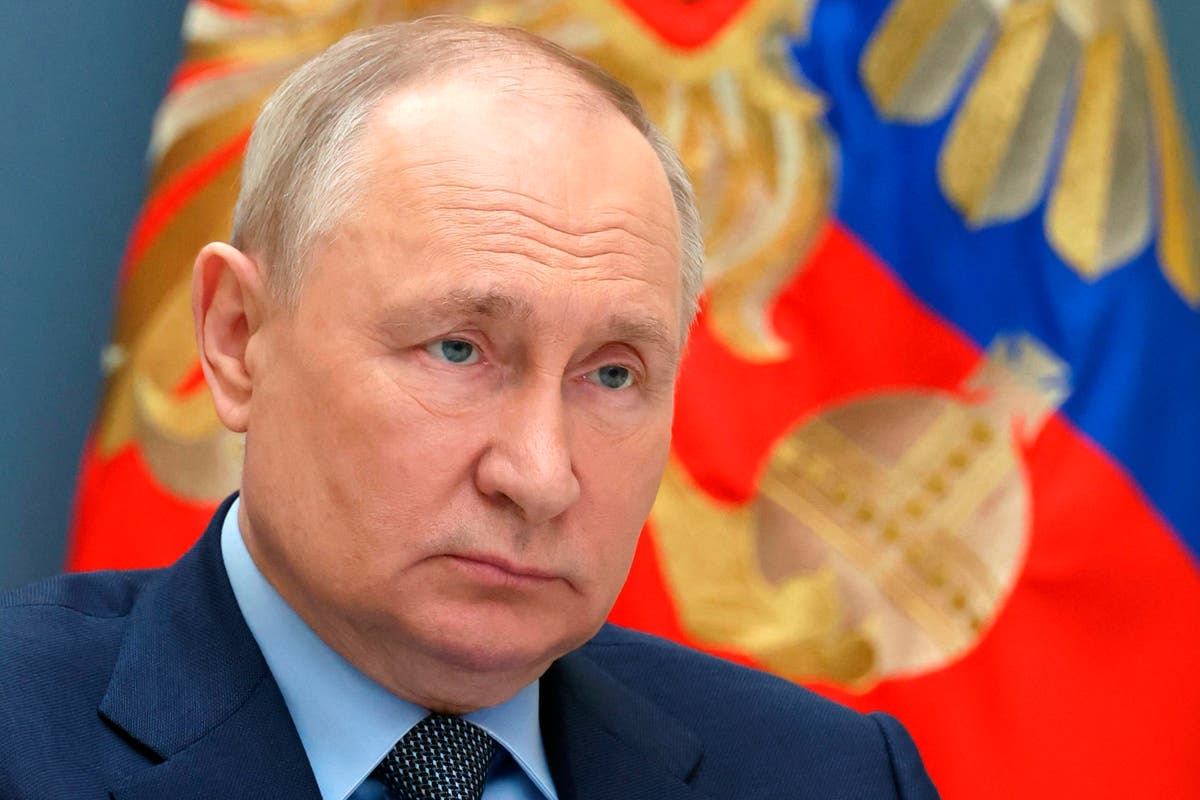 "Russian-Ukrainian Conflict: Weather Hinders Attacks, Ukraine Accused of Treating Battle as a Game"