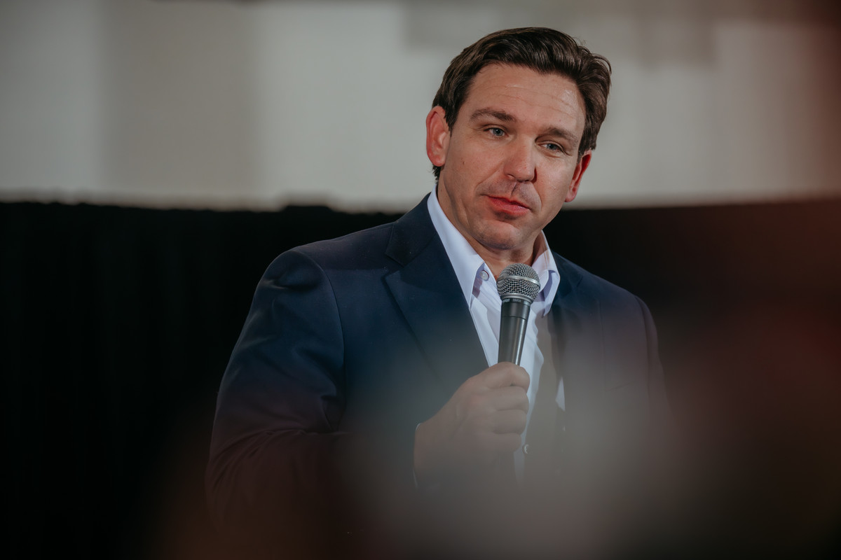 Florida Senators' Trump Endorsements Spark Political Tension
