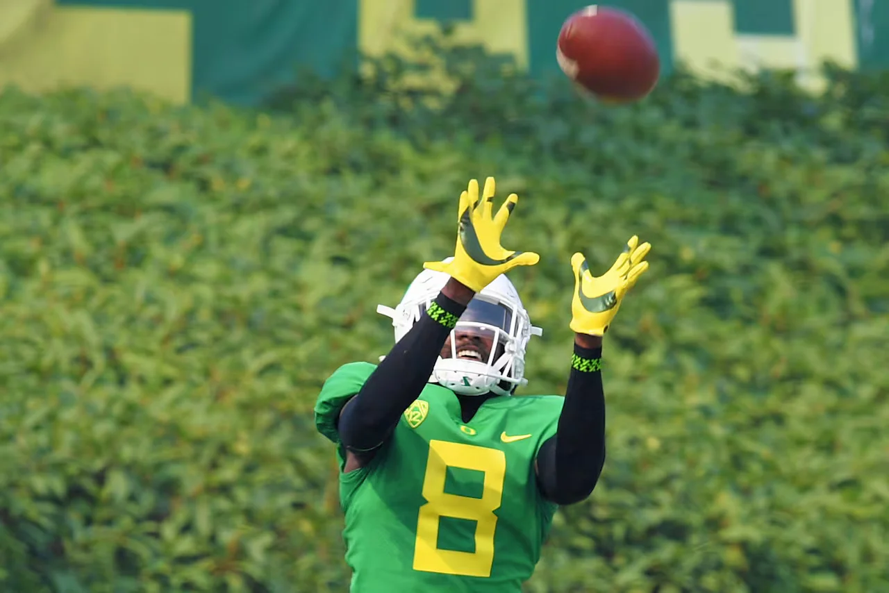 "Oregon and Oregon State showcase promising defenses in spring scrimmages"