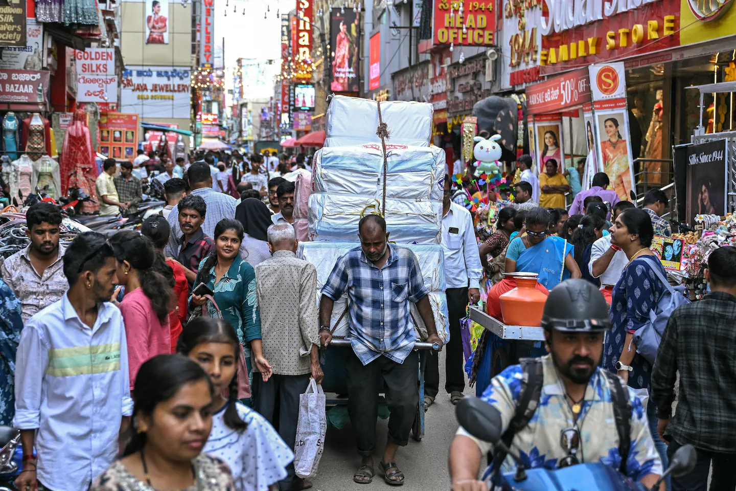 Featured image for Impact of Trump's H-1B Policies on Skilled Workers and Immigration