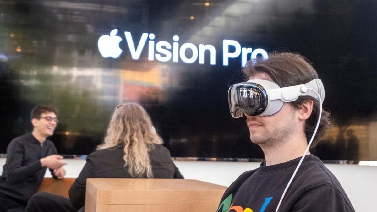 "Rising Resale: Apple Vision Pro Returns Prompt Price Surge"