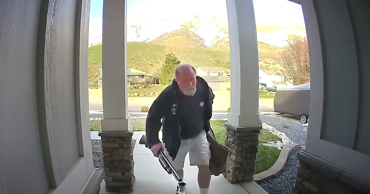 Utah police fatally shoot Long Beach man who killed brother and set fire to home.