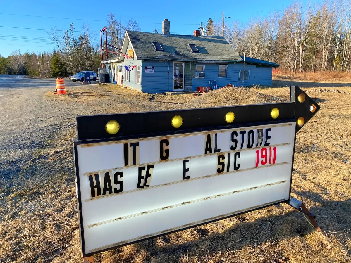 Featured image for Maine town attracts meteorite hunters with $25,000 reward.
