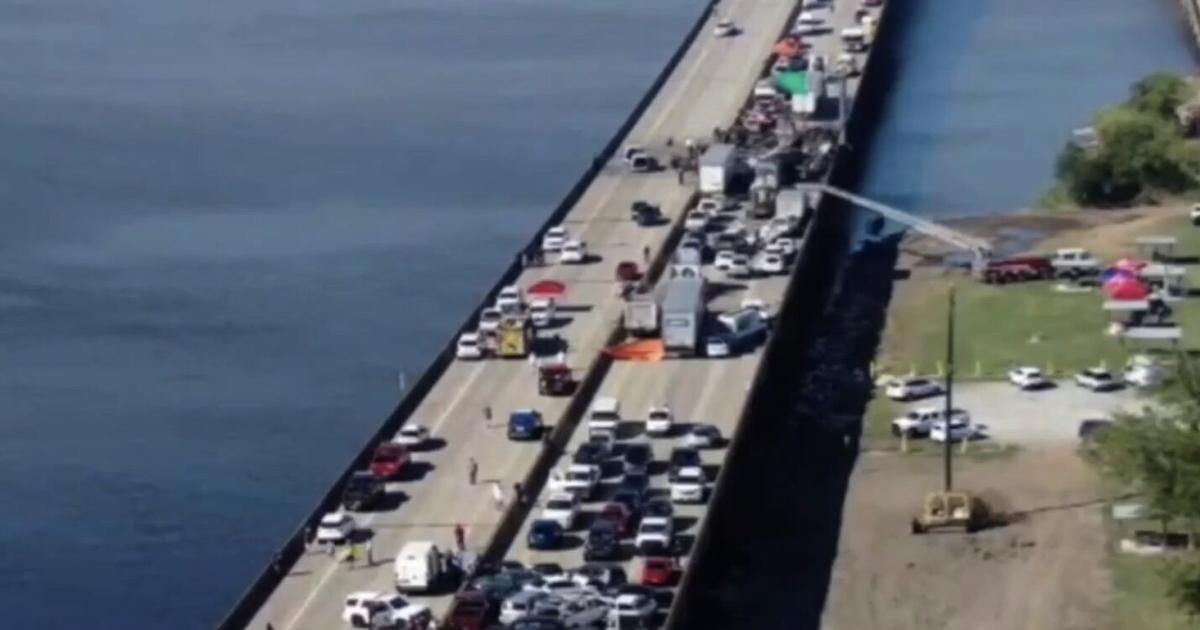 Featured image for "Massive Multi-Vehicle Crash on I-55 South of Ponchatoula Causes Road Closure"