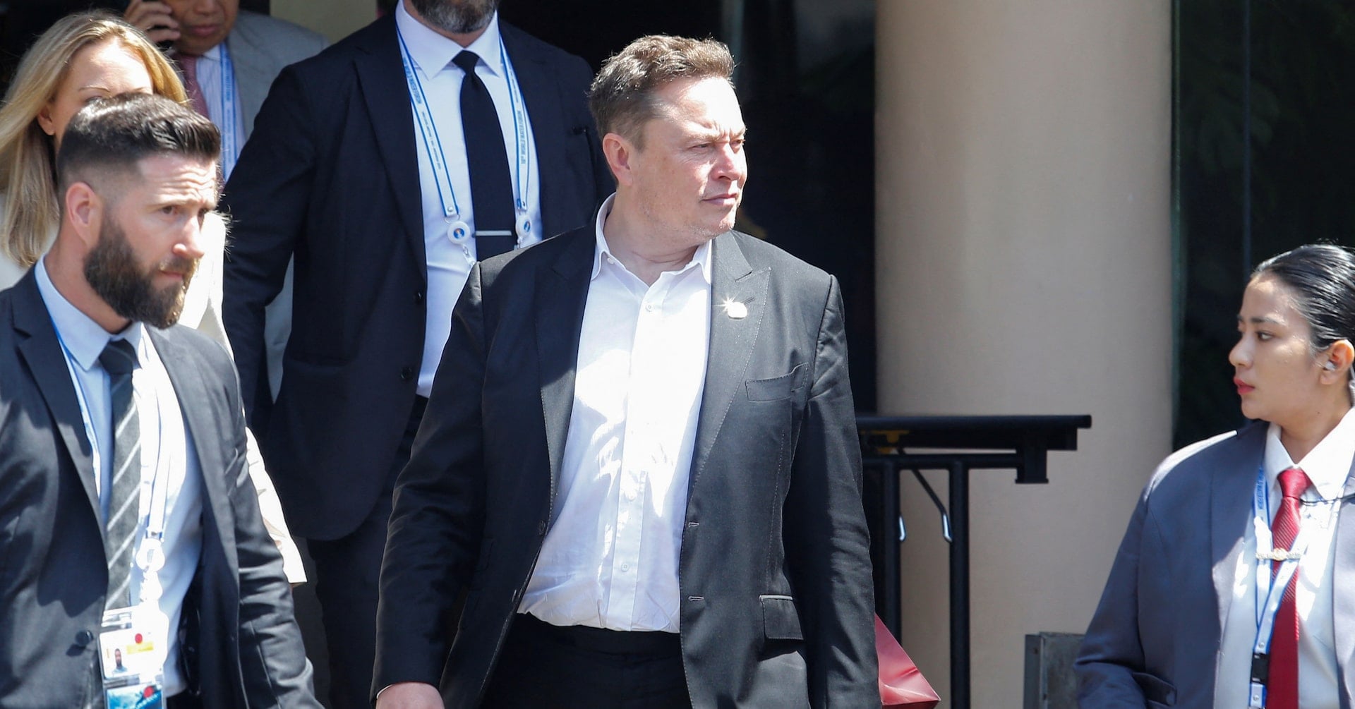 Featured image for "Tesla Faces Backlash Over Musk's $56 Billion Pay Package"