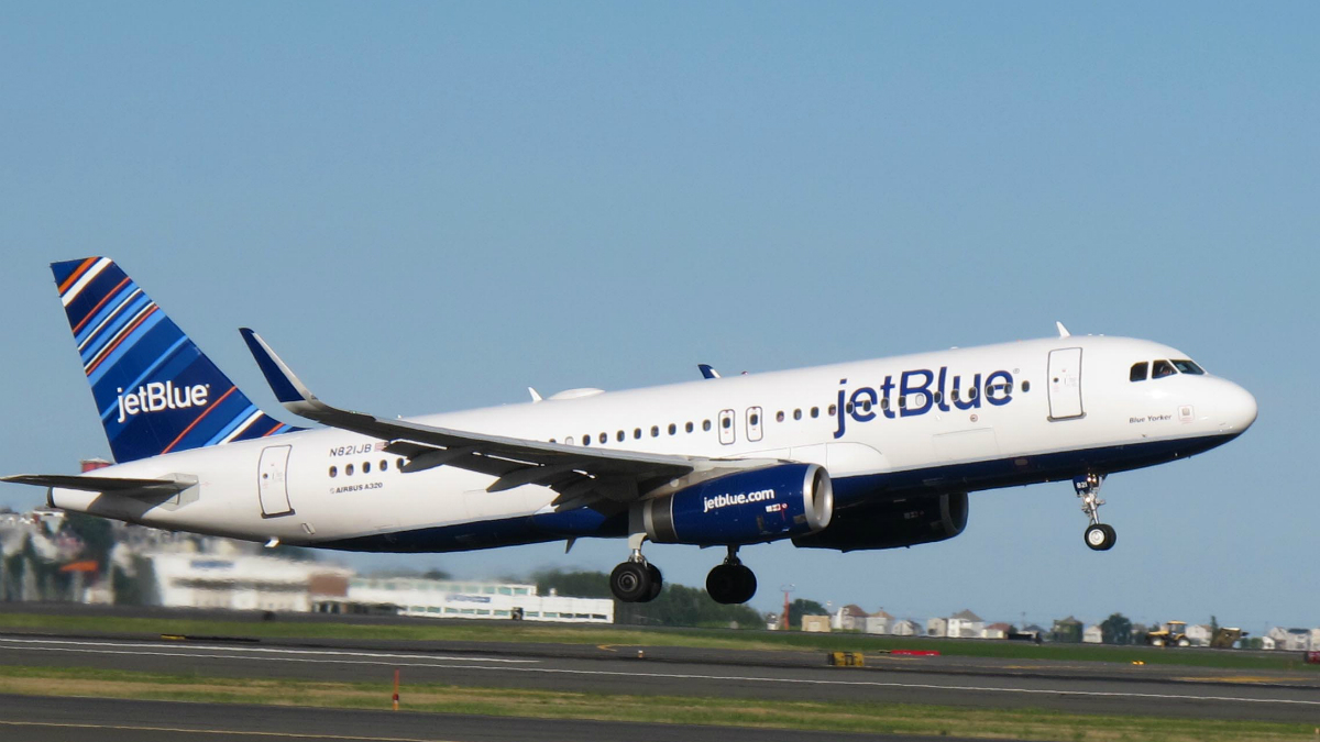 JetBlue Flight to Fort Lauderdale Hospitalizes 8 Passengers Due to Severe Turbulence