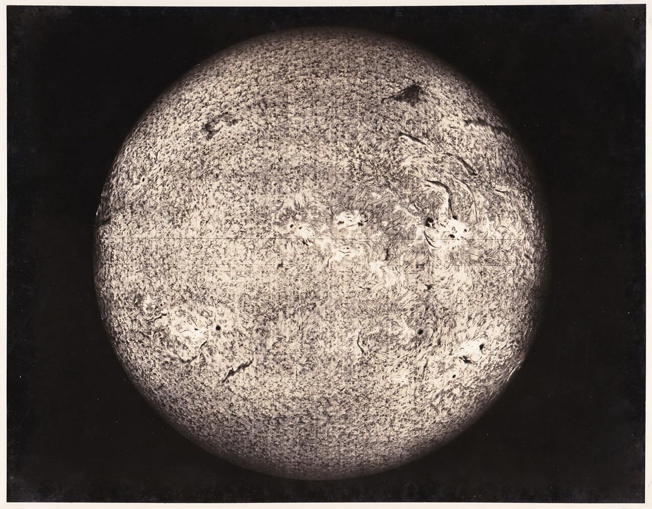 Galerie David Guiraud Showcases Deep Space and Celestial Art