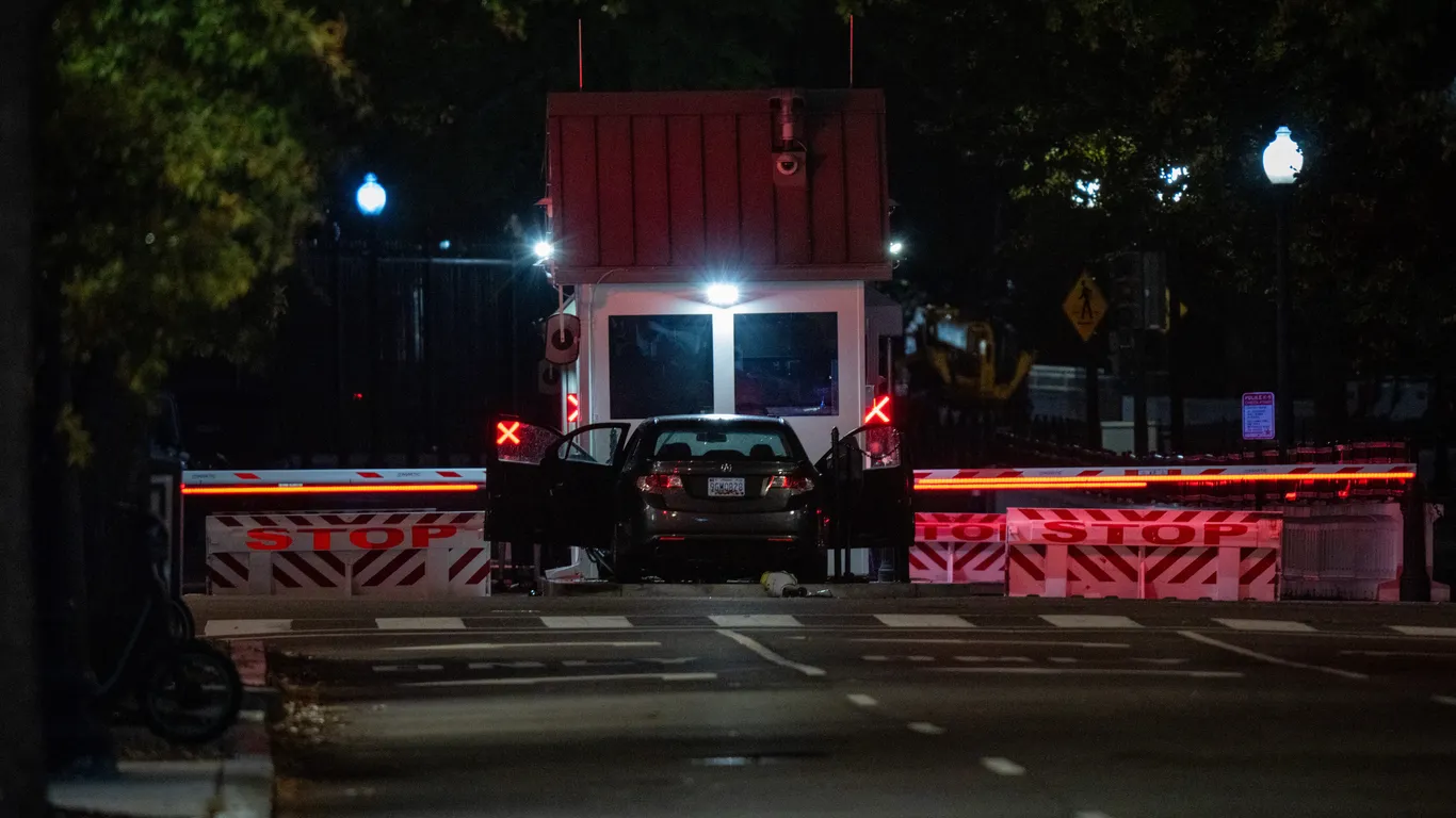 Featured image for Vehicle Crashes into White House Security Gate, Suspect Arrested