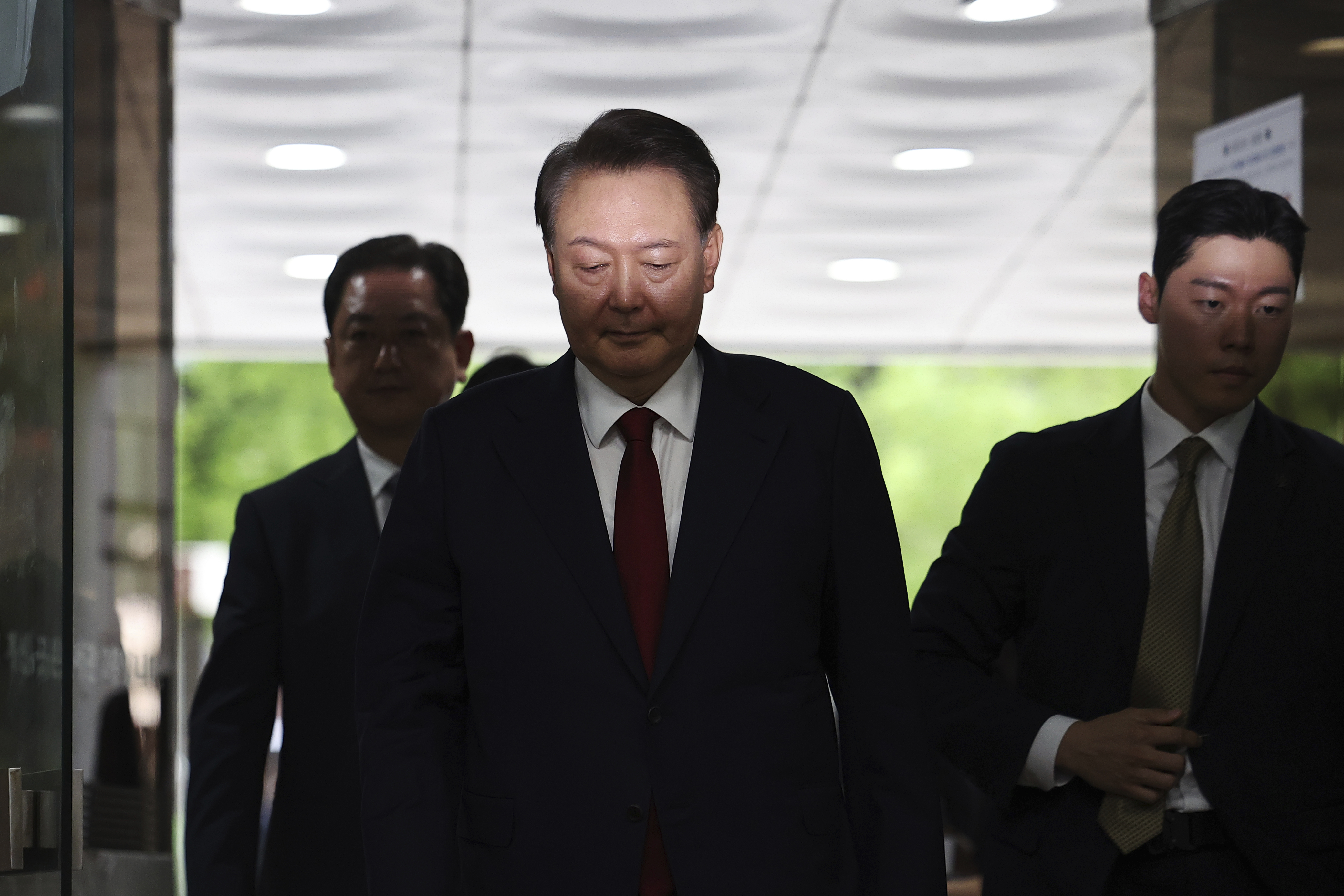 Featured image for South Korean ex-president Yoon Suk Yeol rearrested amid martial law probe