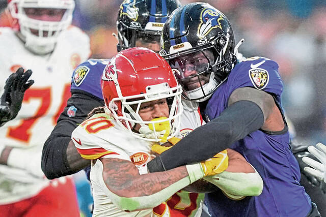 Featured image for "Steelers Sign Former Ravens LB Patrick Queen to 3-Year Deal"