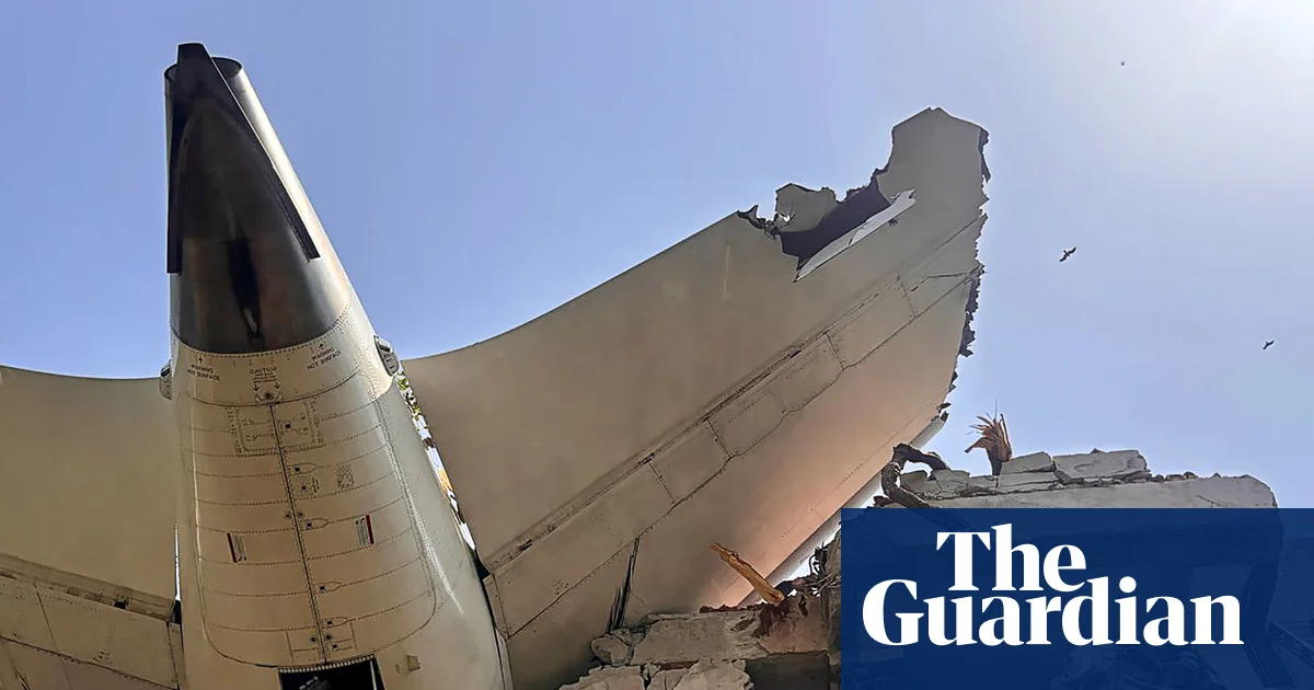 Featured image for Air India Crash Investigation Focuses on Pilot Actions and Fuel Switches