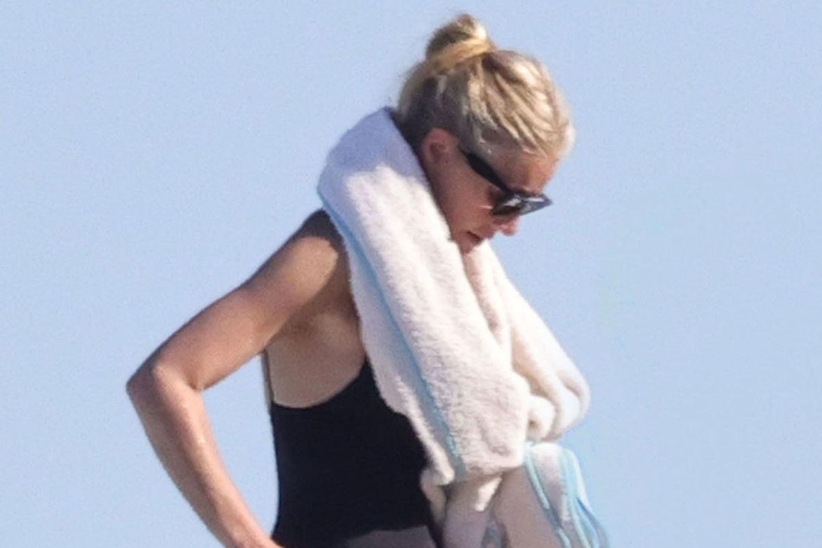 Featured image for Gwyneth Paltrow Enjoys Sun and Style on Capri Yacht