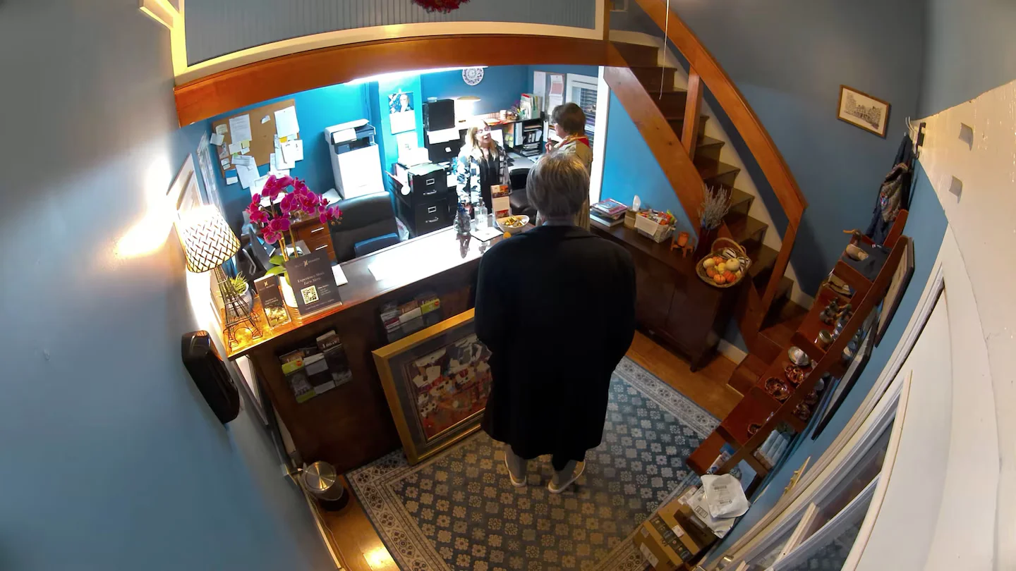 Disguised overcoat tied to fresh charges in $38K Virginia wine heist