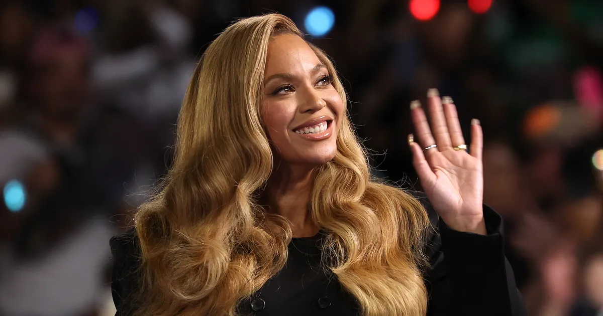 Featured image for Beyoncé Delights Fans with Election Day Surprise and Beylloween Recap