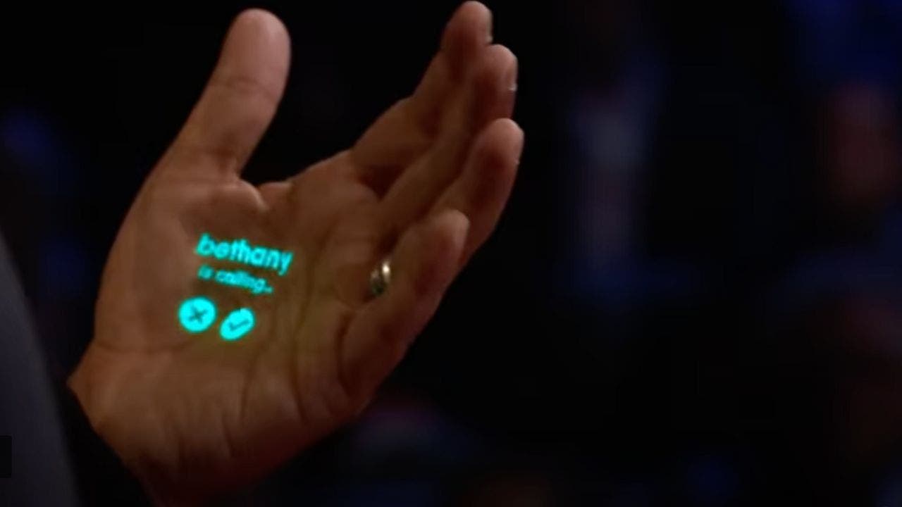 Featured image for "Naomi Campbell's Futuristic Fashion Statement: AI Pin with a Sci-Fi Twist"