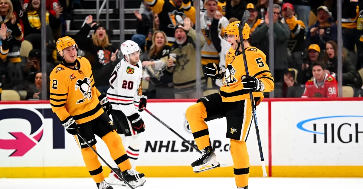 Penguins erupt for four-goal second period in 6-2 win over Blackhawks