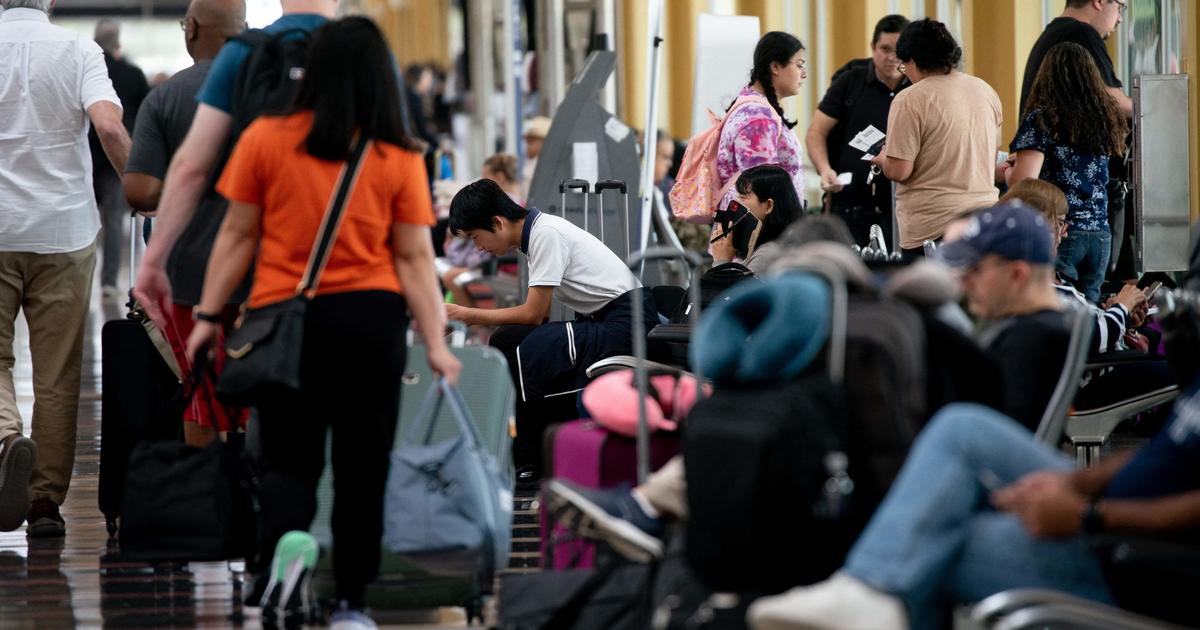 Featured image for Summer of Flight Disruptions: Airline Travelers Face Frustration