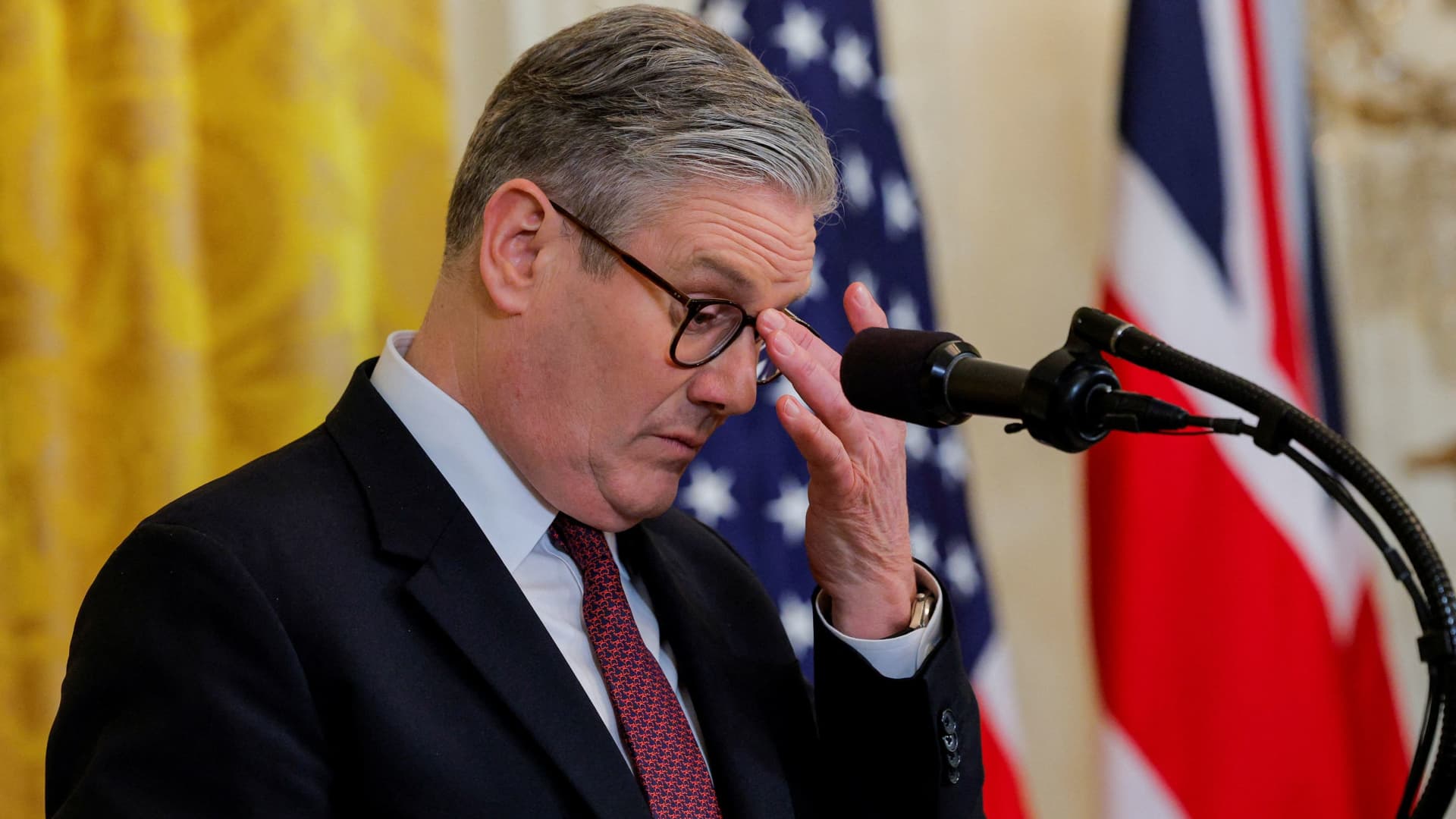 Featured image for Starmer Urges Unity in Britain Amid Immigration and Farage Debates