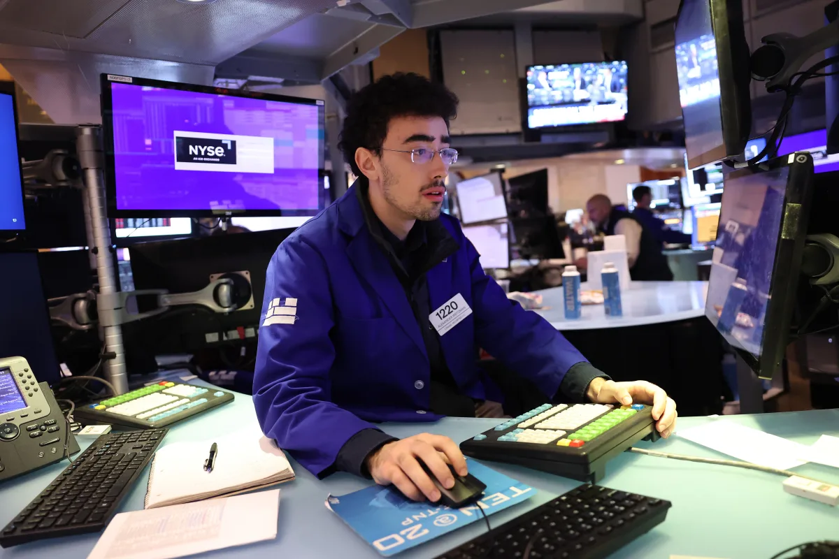 Asian Markets Waver Amid Geopolitical Tensions and Mixed Data