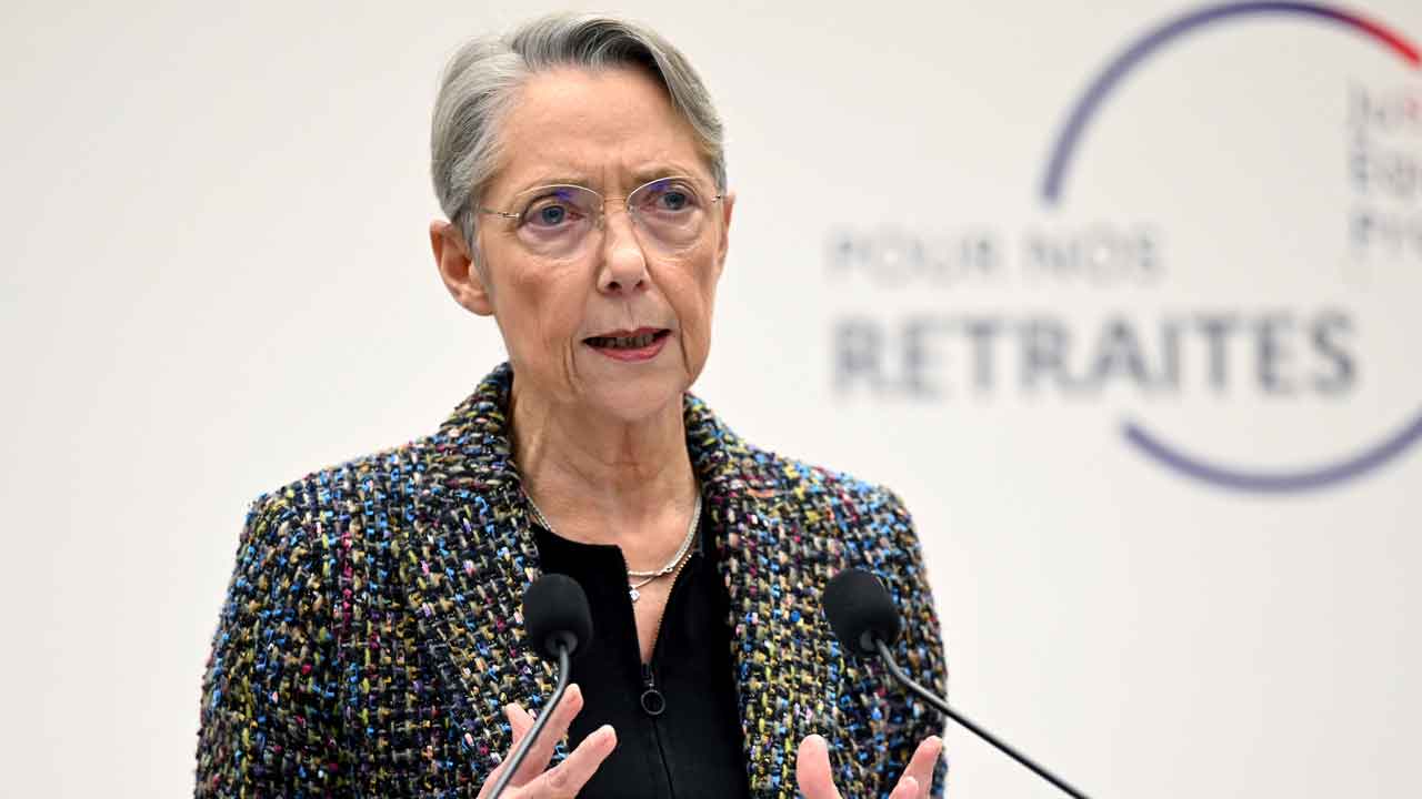 "French Prime Minister Élisabeth Borne Resigns Amid Immigration Law Tensions"
