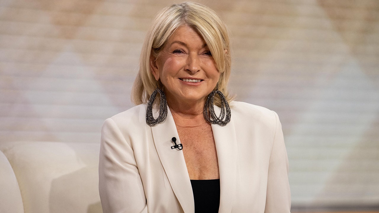 Featured image for Martha Stewart Urges Return to Offices to Save American Economy.