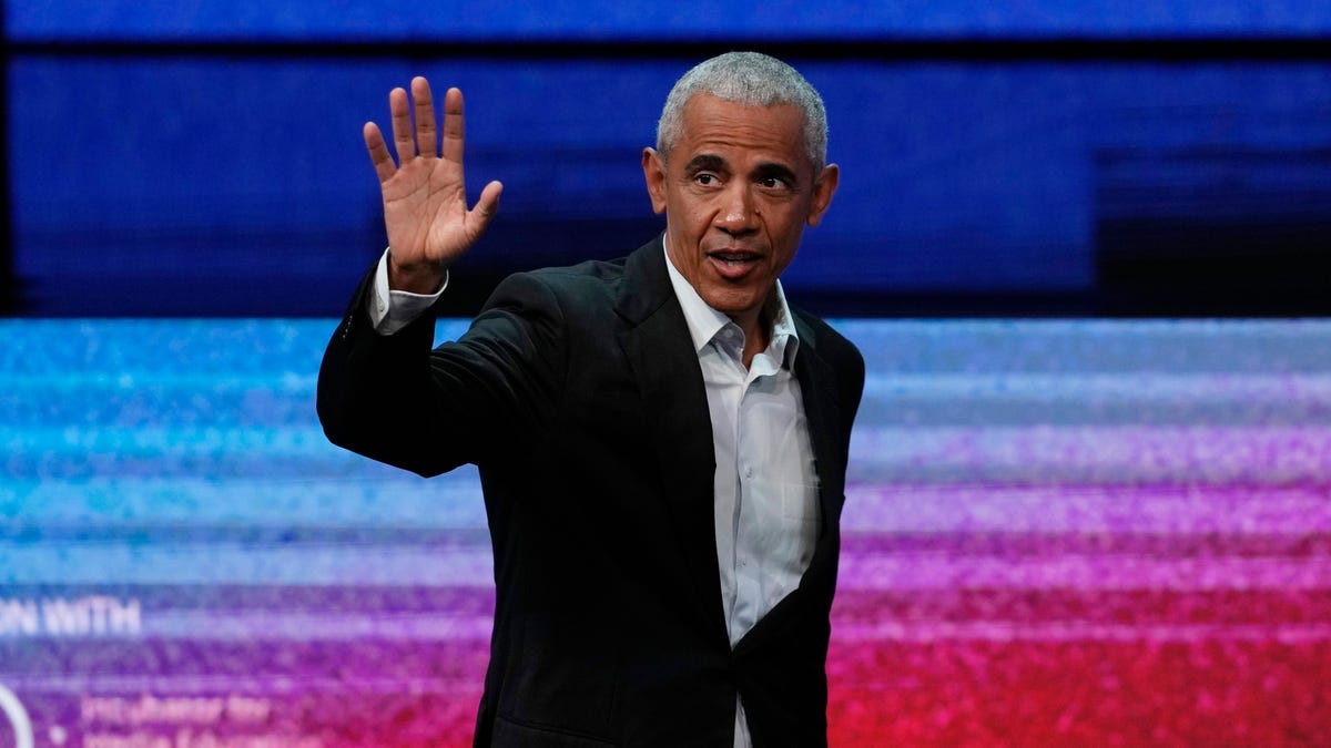 Featured image for "Barack Obama's 2023 Summer Reading List Revealed"