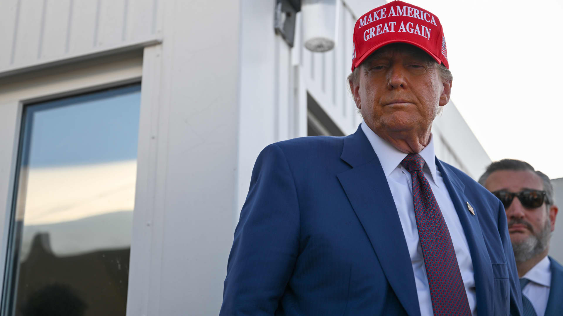 Markets Navigate Trump's Tariff Threats Amid Record Highs
