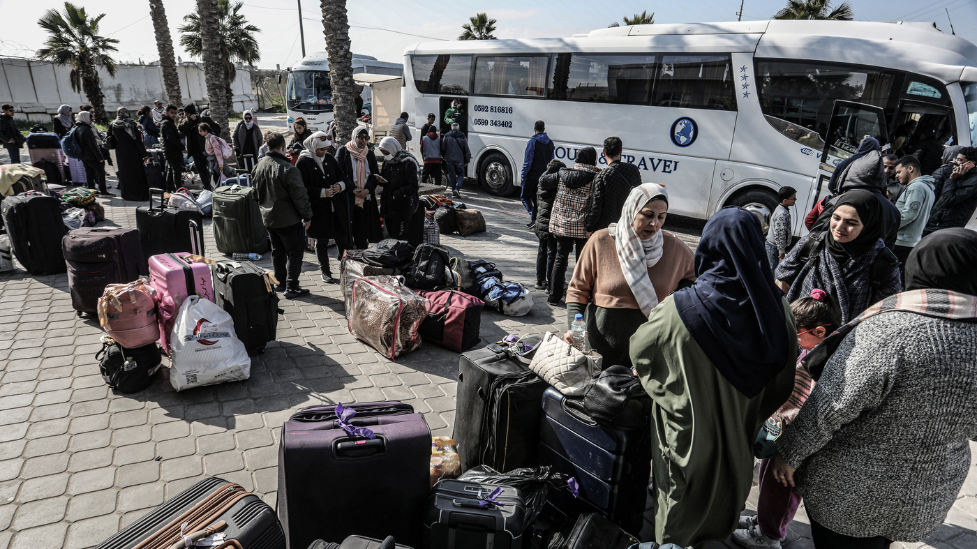 "Gaza Palestinians Pay Thousands to Flee to Egypt"