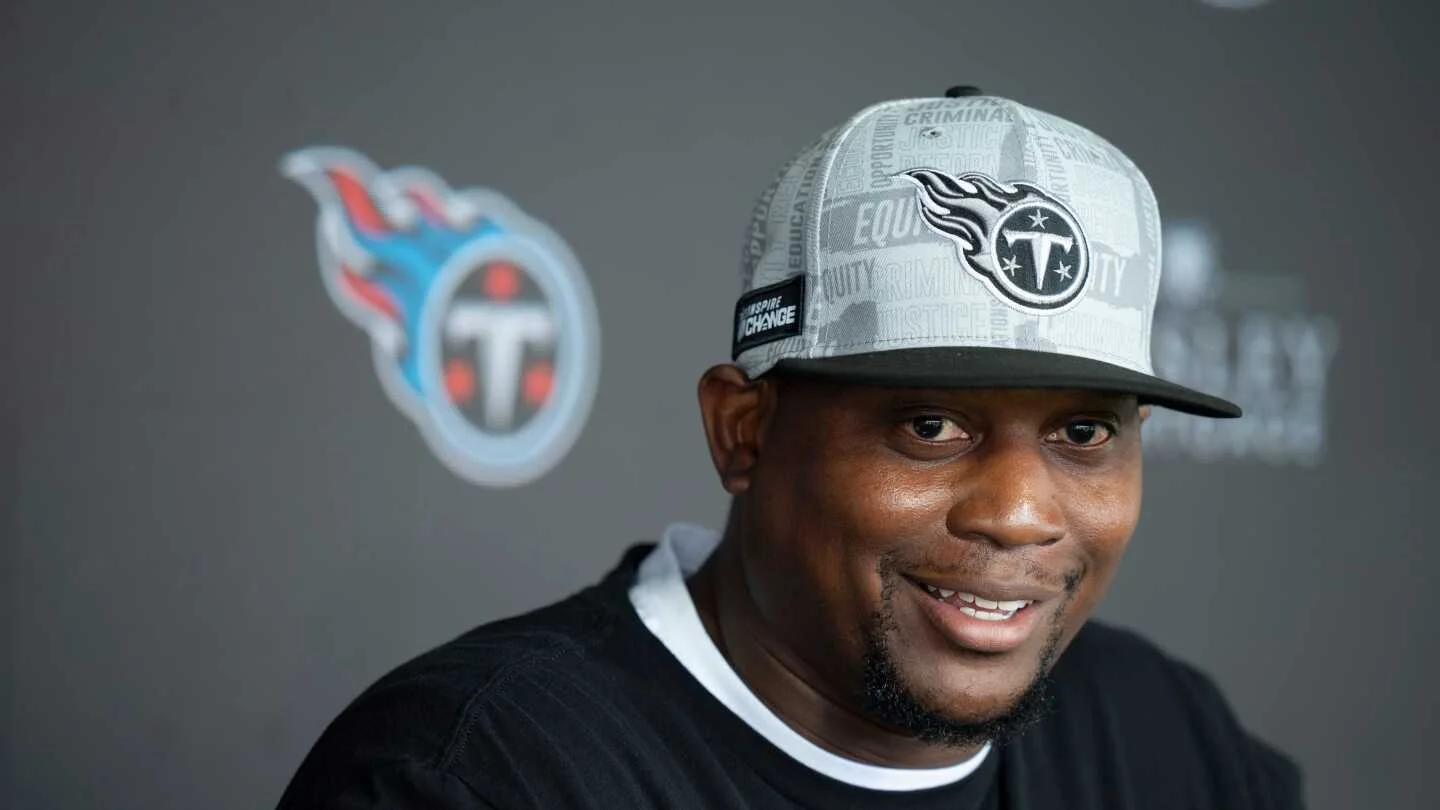 Giants Tap Dennard Wilson to Lead Their Defense