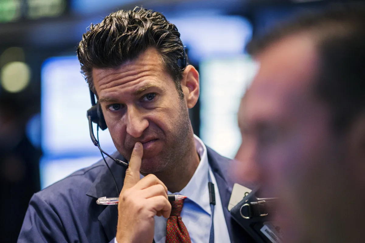 "US Stock Futures Rise as ADP Labor Data Tests Fed Hopes"