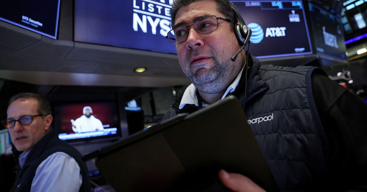 Mixed Fed Messages and Strong GDP Data Leave Stock Market in Limbo