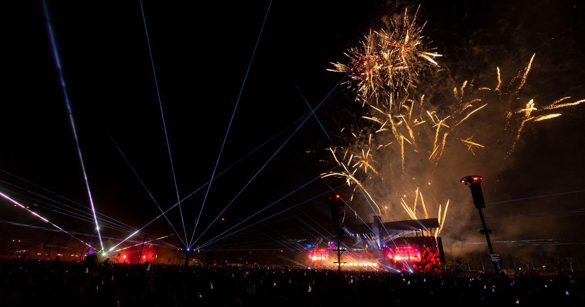 Featured image for Coachella 2023: Skrillex, Four Tet, and Fred Again's Epic Ice Rink Performance.