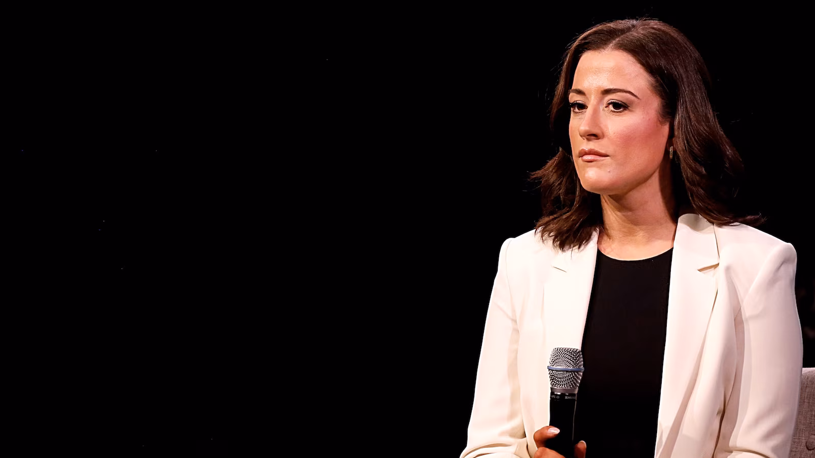 Featured image for "Ex-Trump White House Aide Presents Photo Contradicting Biden Impeachment Witness's Testimony"