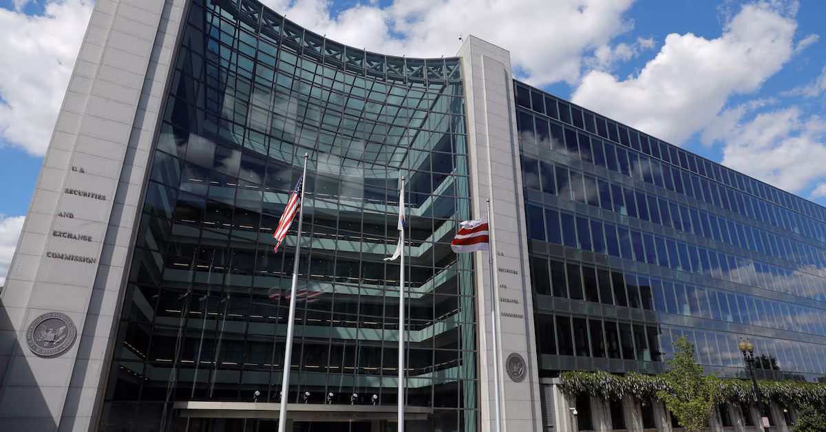 Featured image for SEC Urges Companies to Go Public Before Government Shutdown Threatens Staffing