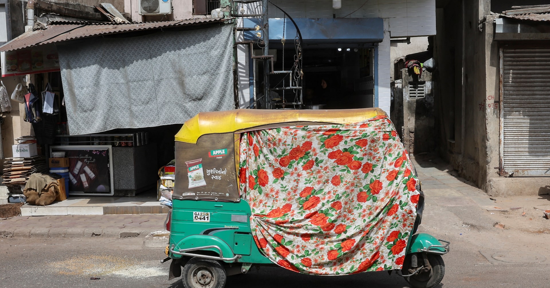 "Record Heatwave in India Claims Lives Amid Election Season"